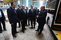 Gəncə avtombil zavodu İB-də yığılan elektrobus və taxılyığan kombayn konveyerdən çıxdı Gəncə avtombil zavodu İB-də yığılan elektrobus və taxılyığan kombayn konveyerdən çıxdı
