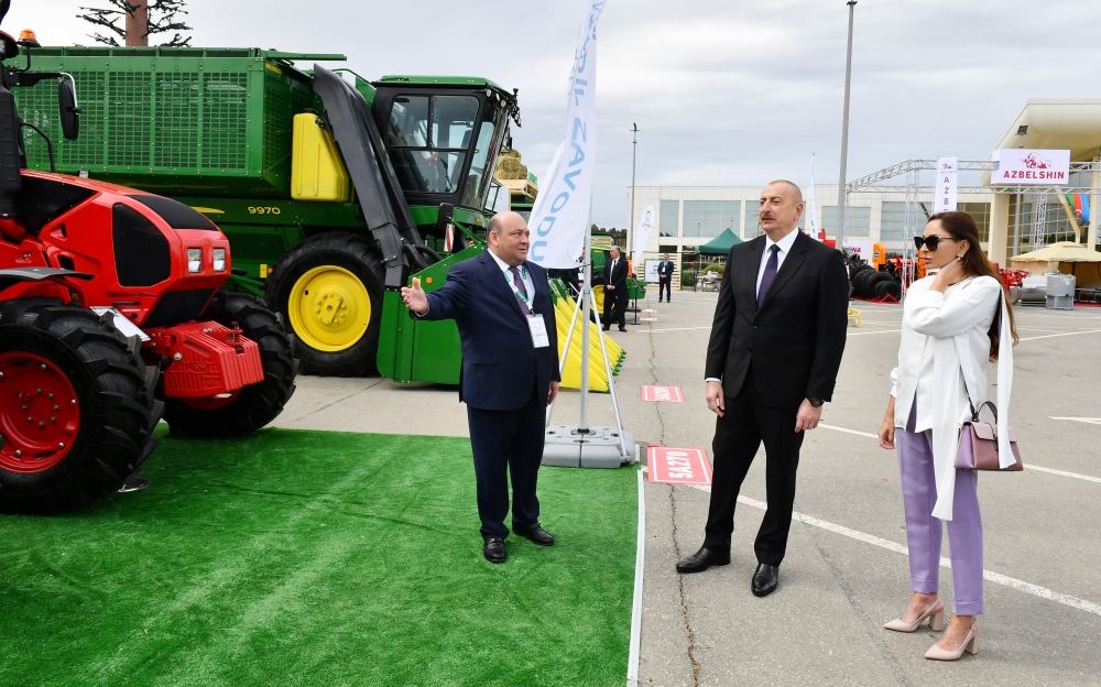 Prezident İlham Əliyev və Birinci xanım Mehriban Əliyeva XVI “Caspian Agro” və XXVIII “İnterFood Azerbaijan” sərgiləri ilə tanış olublar