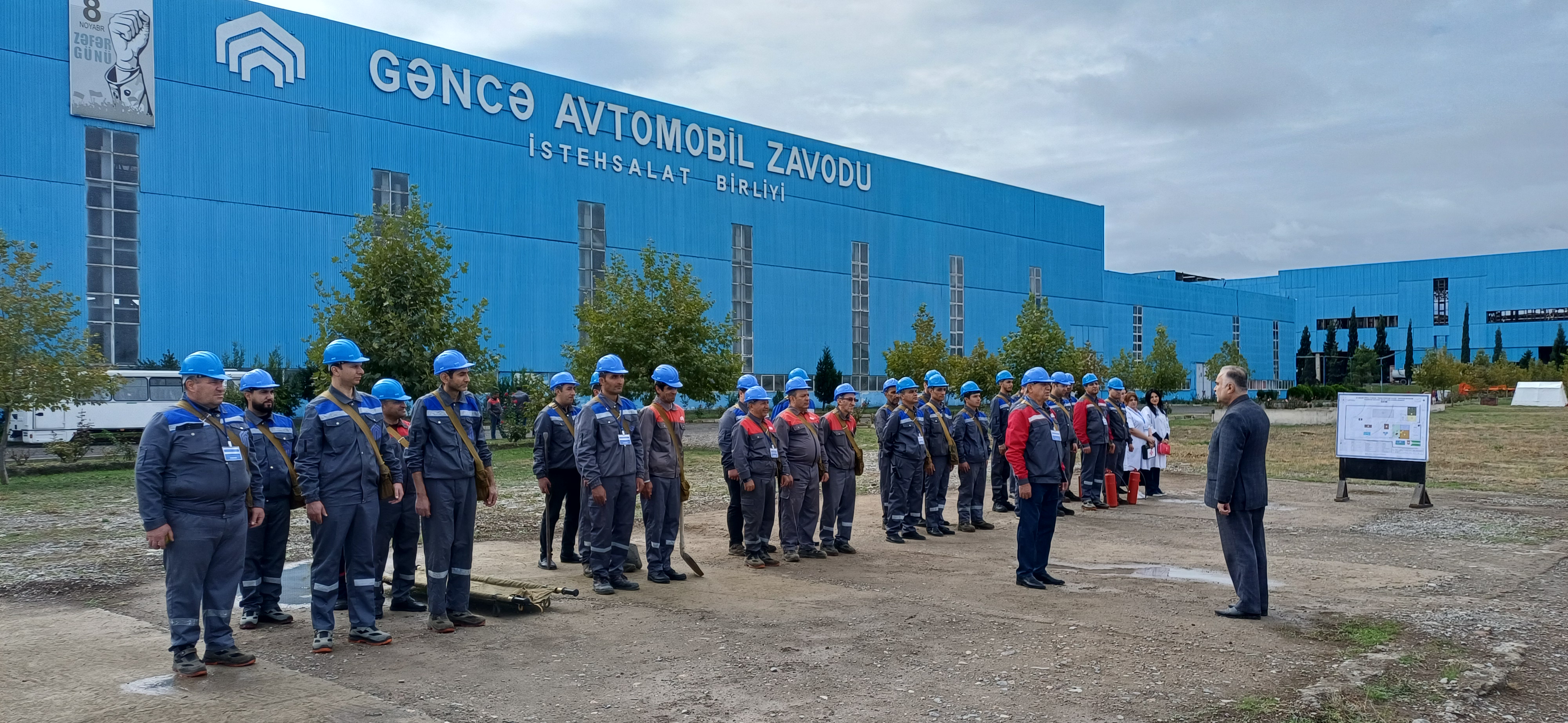 Gəncə avtomobil zavodundə İB-də nümunəvi mülki müdafiə məşqi keçirildi.